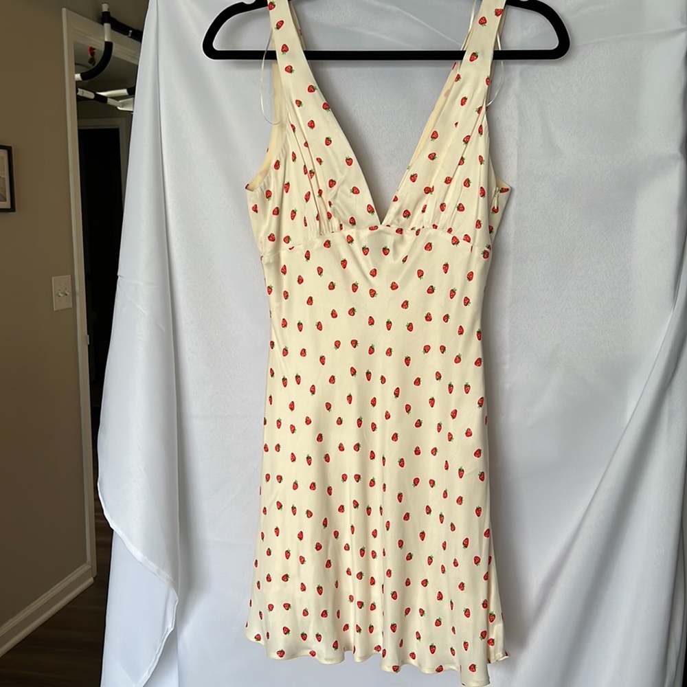 ZARA strawberry 🍓 mini dress! Size SMALL